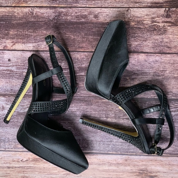 Bebe ~ Leola Pointy Toe Pump - Picture 9 of 16